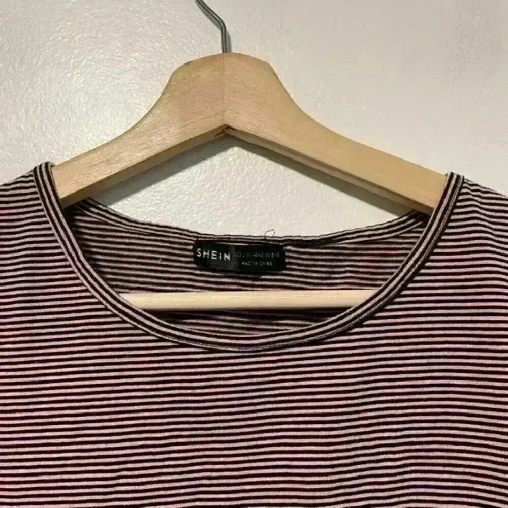 SHEIN Pink and Black Striped Cropped T-Shirt - Size L